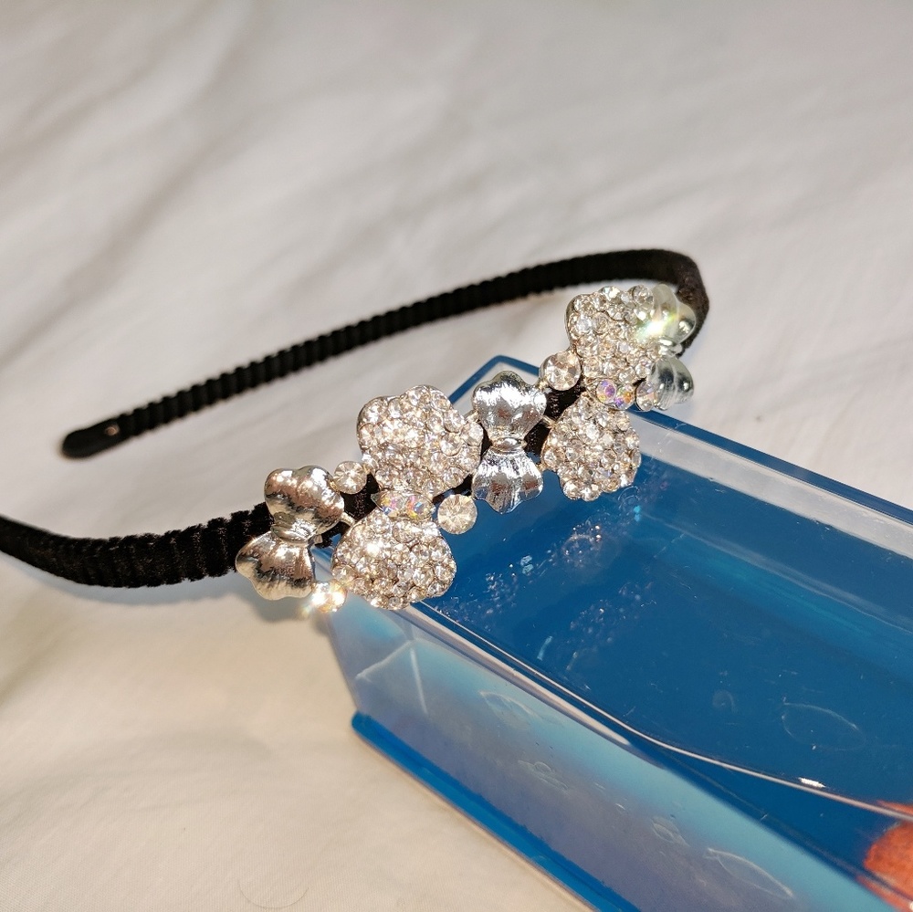 Rhindstond design headband